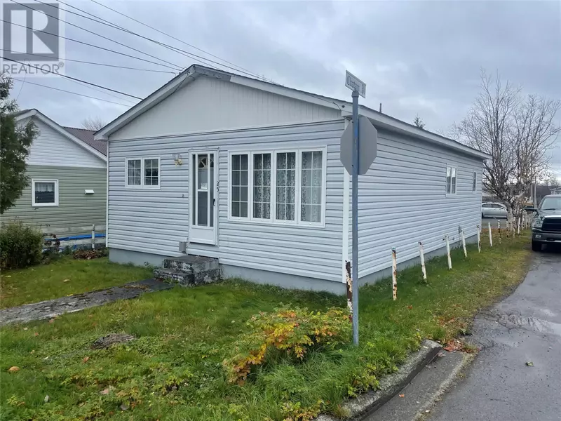 25 Patrick Street, Grand Falls Windsor, NL A2B1A9