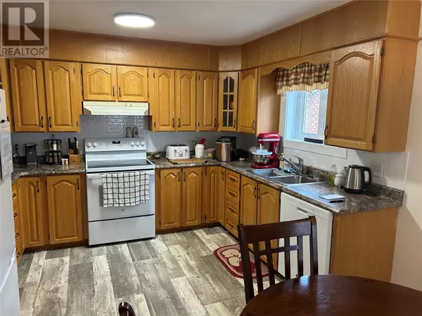 Browns Arm, NL A0G3A0,81 Main Road