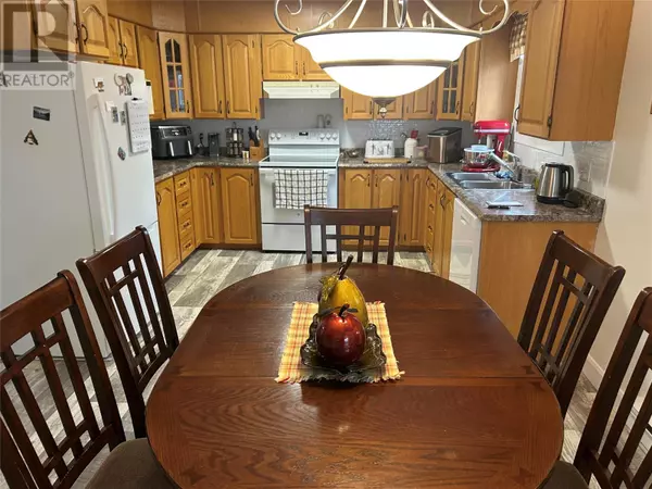 Browns Arm, NL A0G3A0,81 Main Road