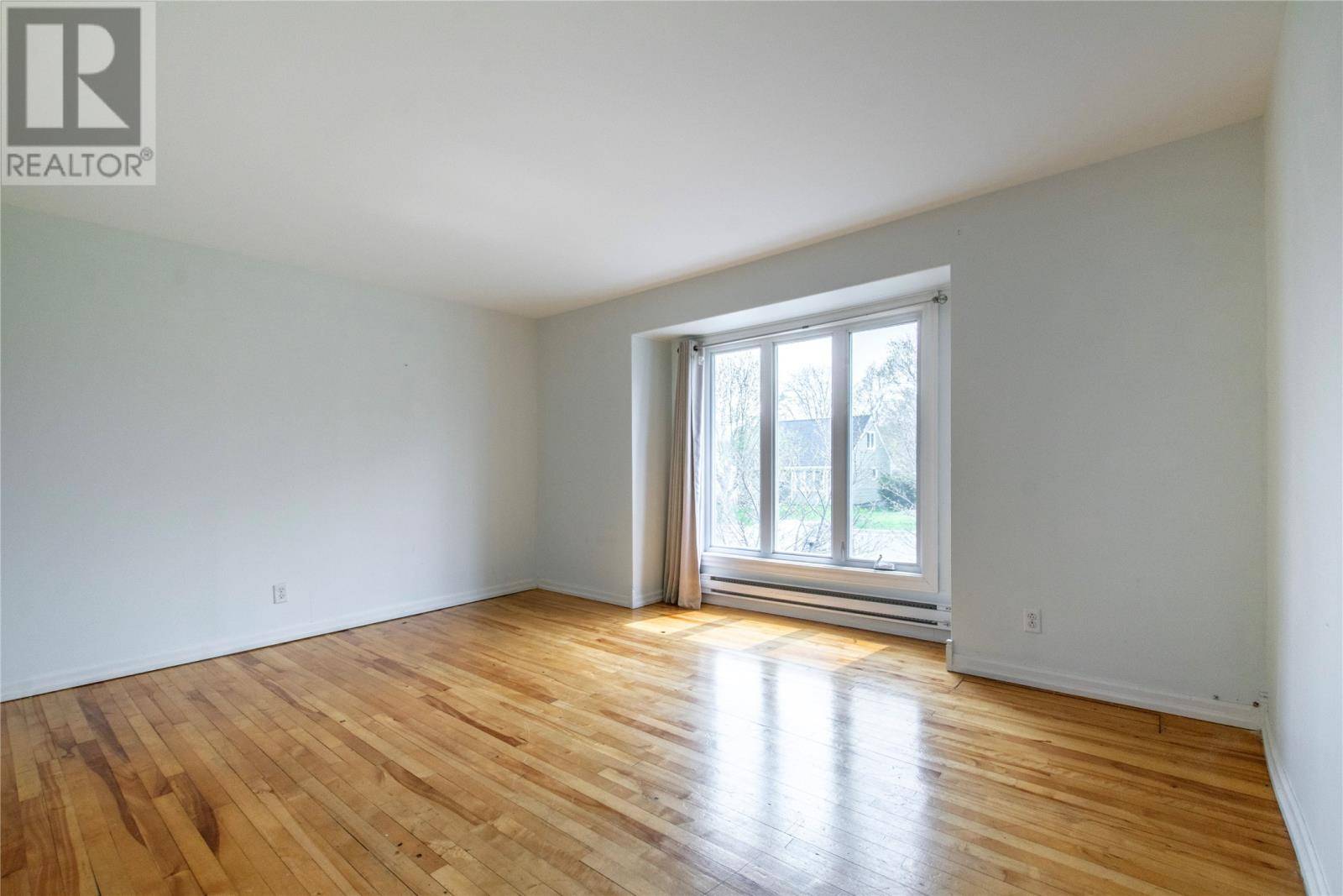 St. John's, NL A1B1K5,84 Whiteway Street
