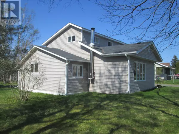 Grand Falls Windsor, NL A2A2J2,203 Grenfell Heights