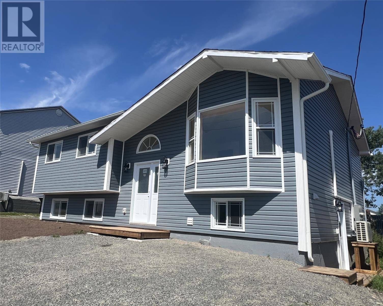 Grand Falls-windsor, NL A2B1J5,10 Eighth Avenue