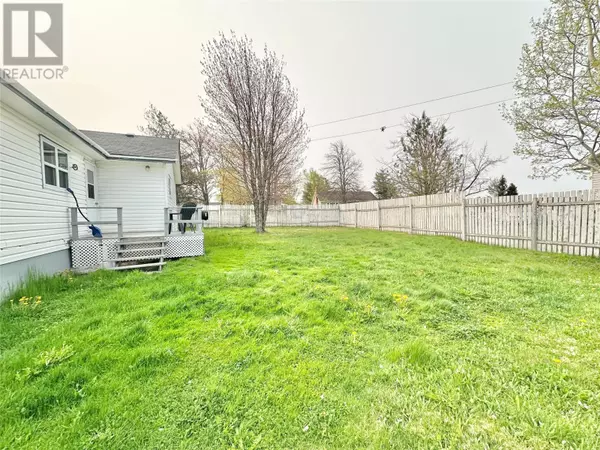 Grand Falls-windsor, NL A2A1V2,5 Willow Road
