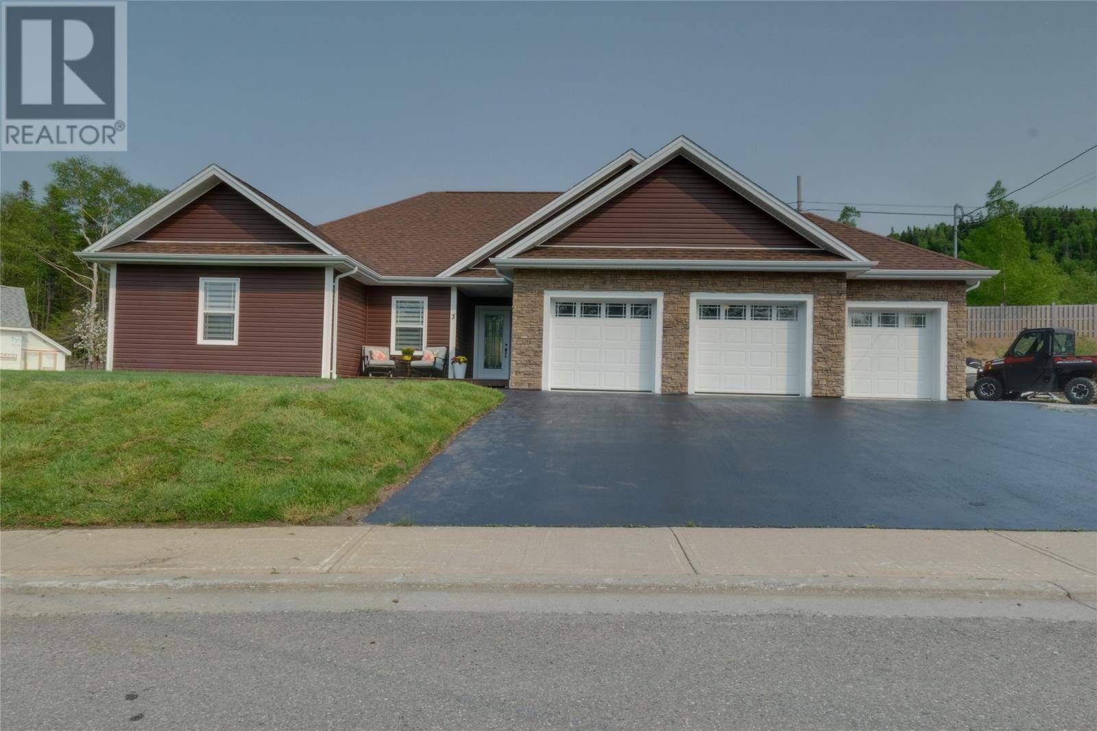 3 South Brook Drive, Pasadena, NL A0L1K0