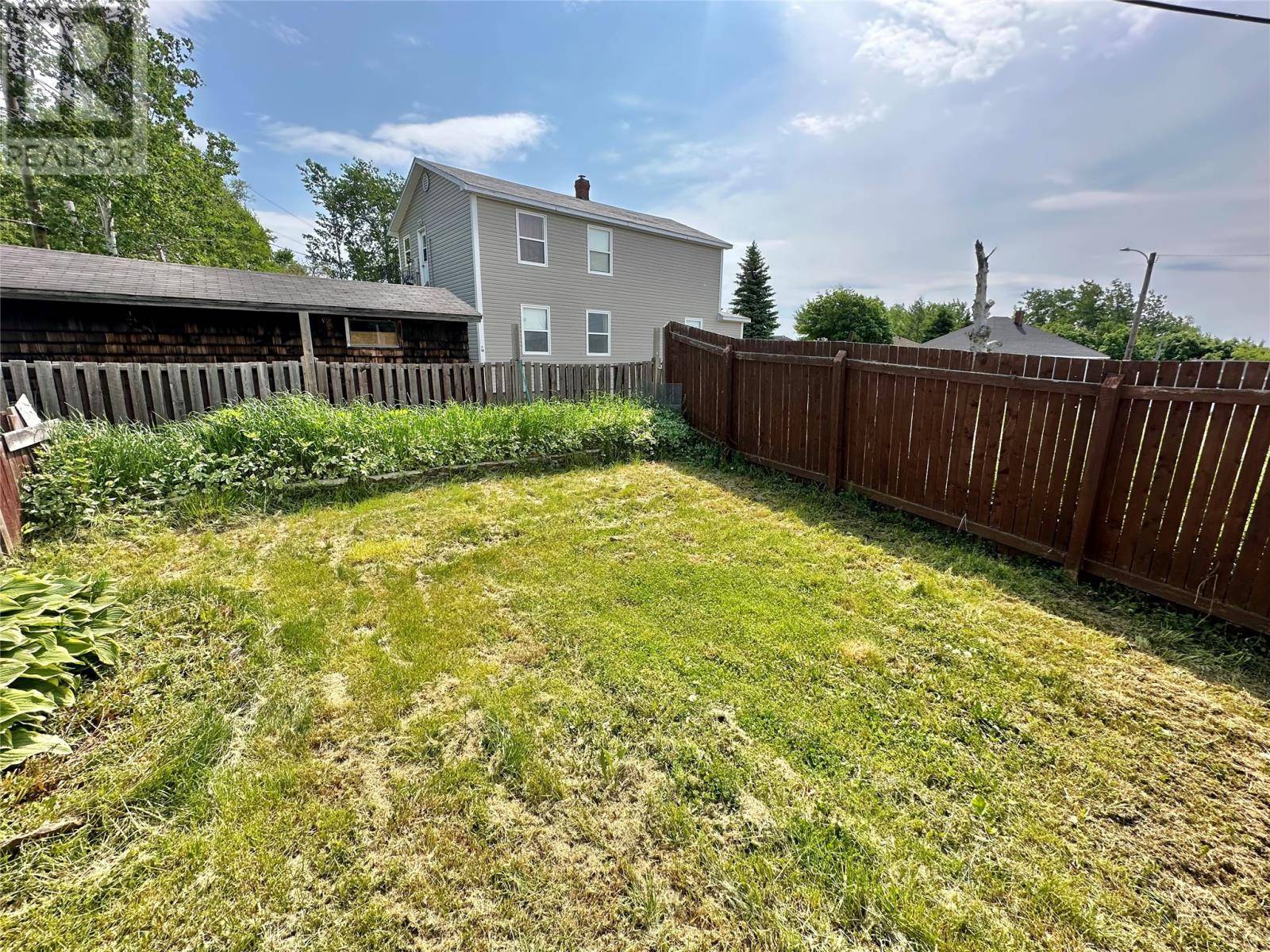 Grand Falls-windsor, NL A2A2B2,8 Peronne Road