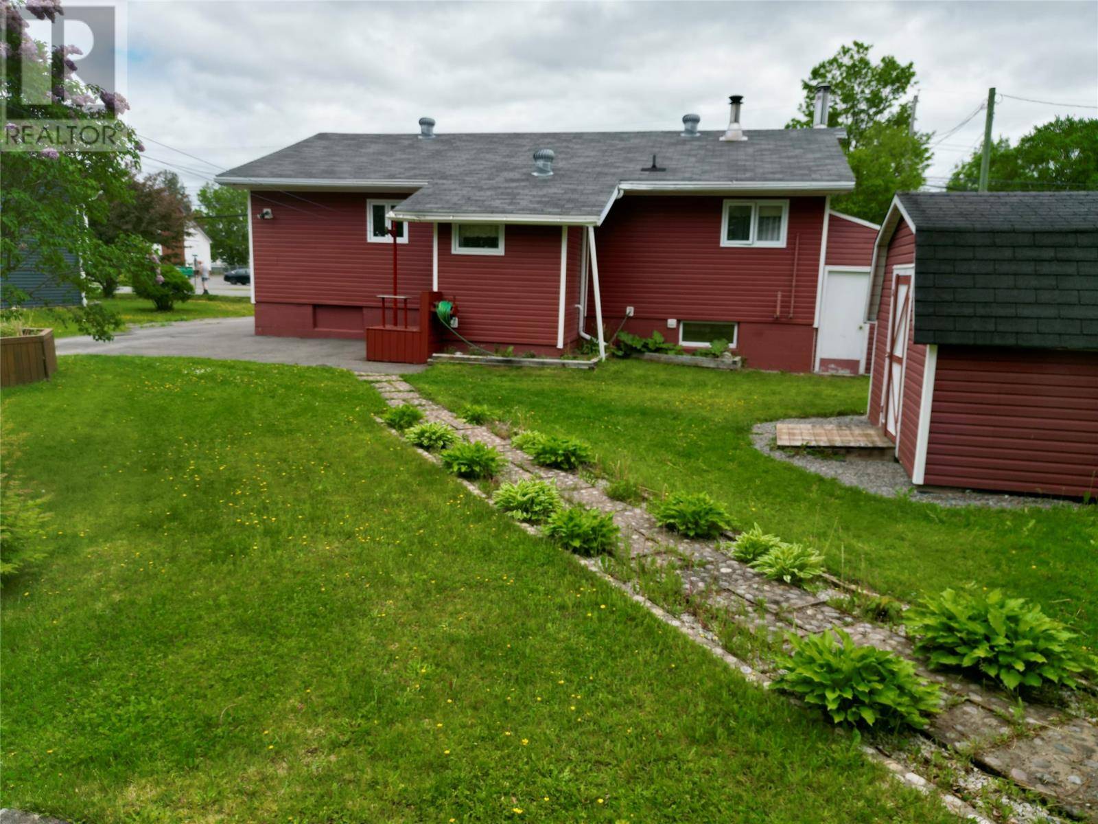 Pasadena, NL A0L1K0,8 Fourth Avenue