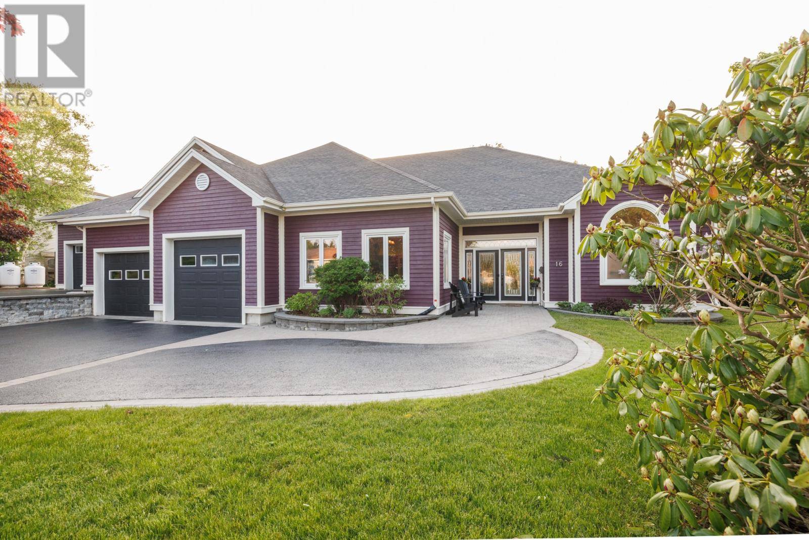 16 Waterford Heights South Street, St. John's, NL A1E1G4