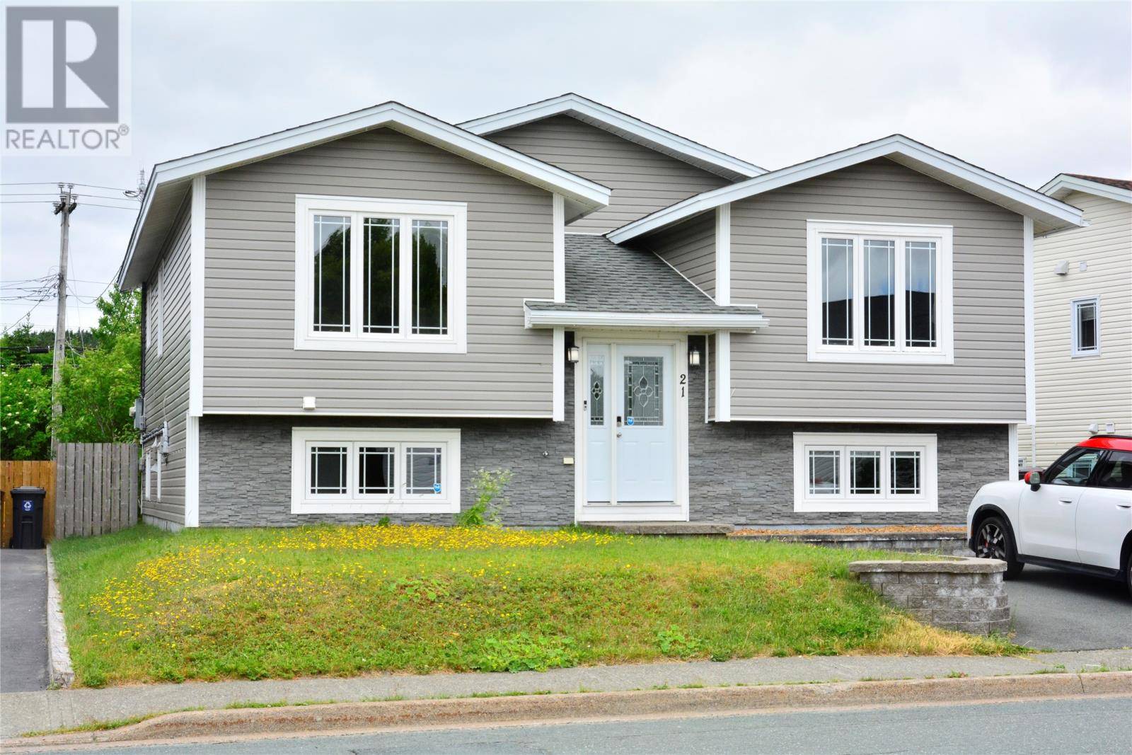 21 Wabush Place, St. John's, NL A1E5V6