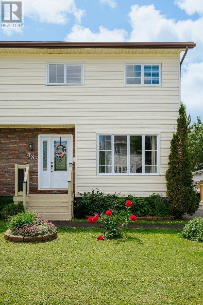 43 Curtiss Avenue, Gander, NL