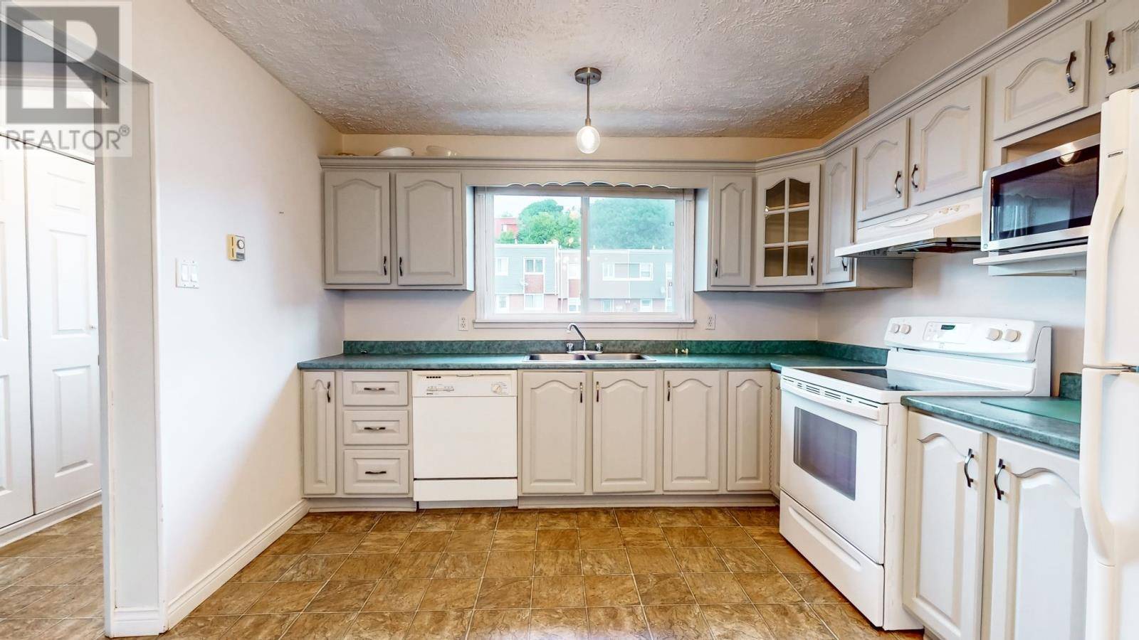St. John's, NL A1A3P4,27 Montague Street