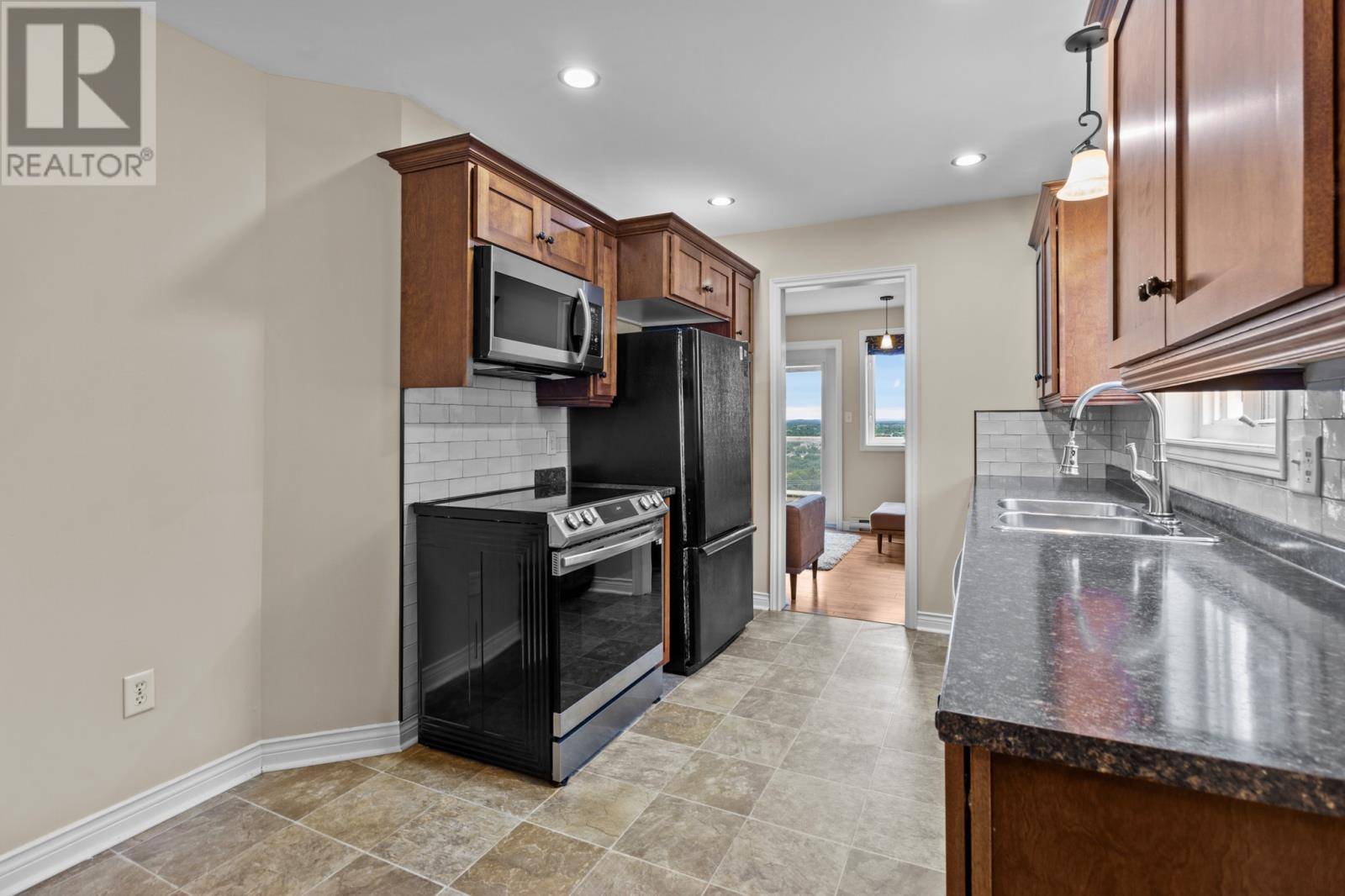 Mount Pearl, NL A1N5H9,3 Dunluce Crescent