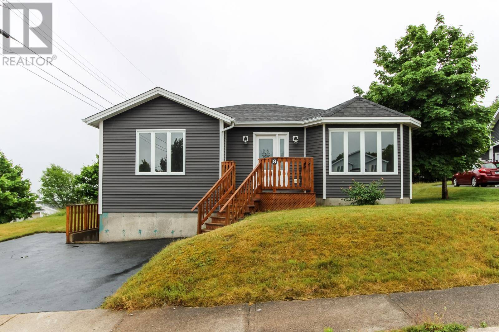 8 Geoffrey Place, St John's, NL A1B4P4