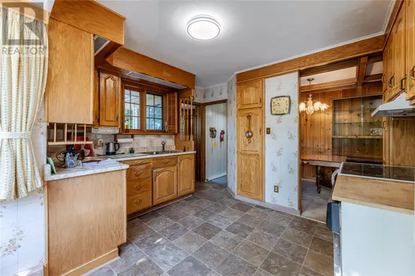 Bay Roberts, NL A0A1G0,39 Cross Road