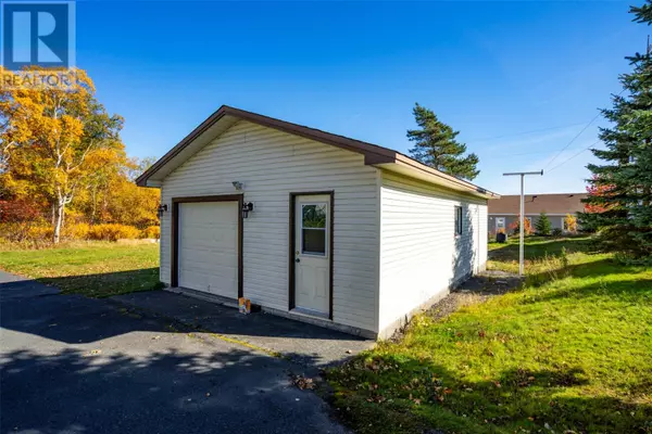 Bay Roberts, NL A0A1G0,71 - 75 Country Road