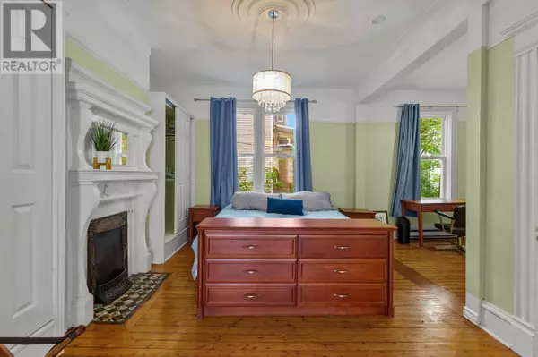 St. John's, NL A1C1M9,5 Gower Street