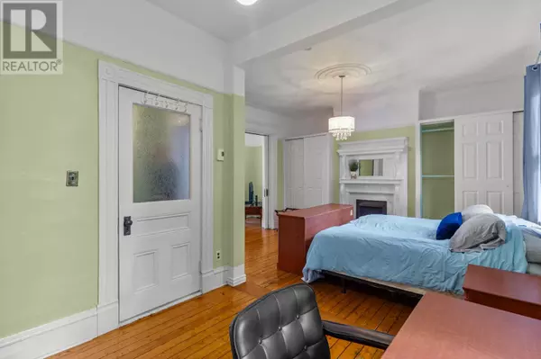 St. John's, NL A1C1M9,5 Gower Street