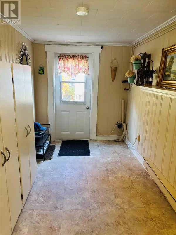 Bay Roberts, NL A0A1G0,16 Country Road