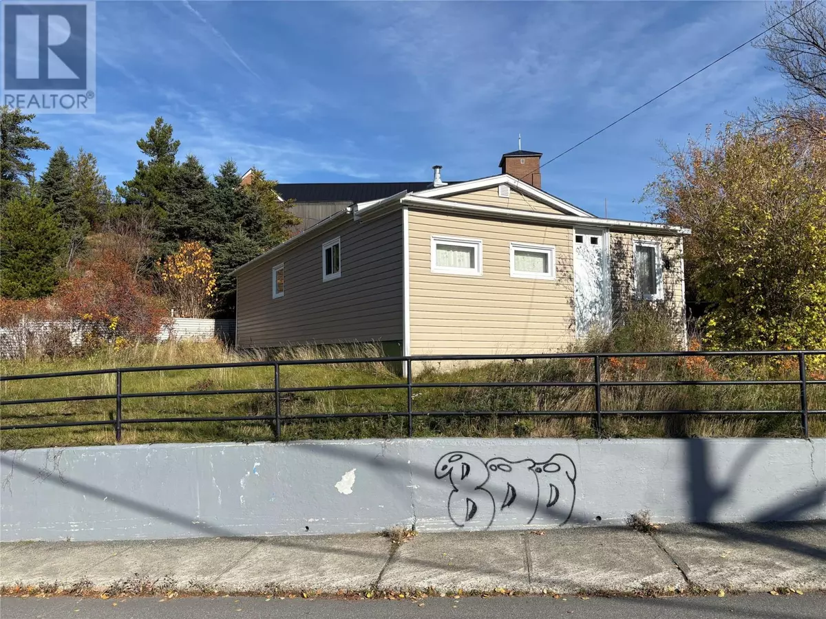 Grand Falls Windsor, NL A2B1E7,8 Thirteenth Avenue