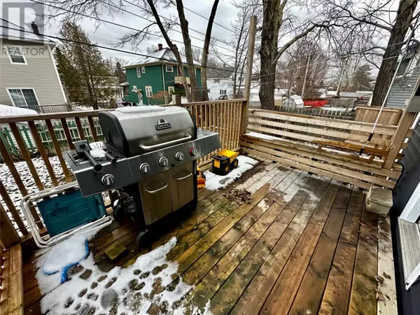 Grand Falls-windsor, NL A2A1K7,21 Pine Avenue