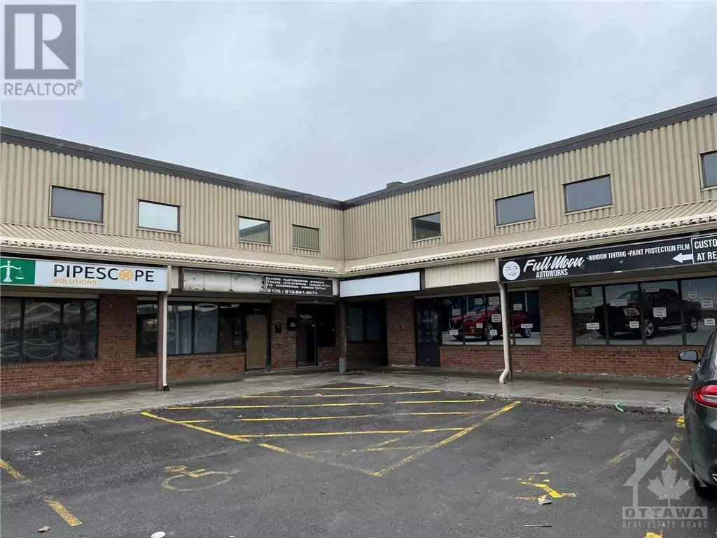 Ottawa, ON K1C4M8,1439 YOUVILLE DR #10B