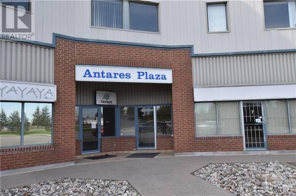 Ottawa, ON K2E7Z1,52 ANTARES DR #202