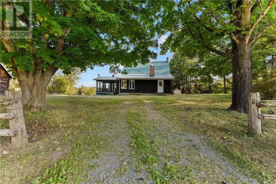 105 HALLIDAY CREEK ROAD, Burnstown, ON K0J1H0