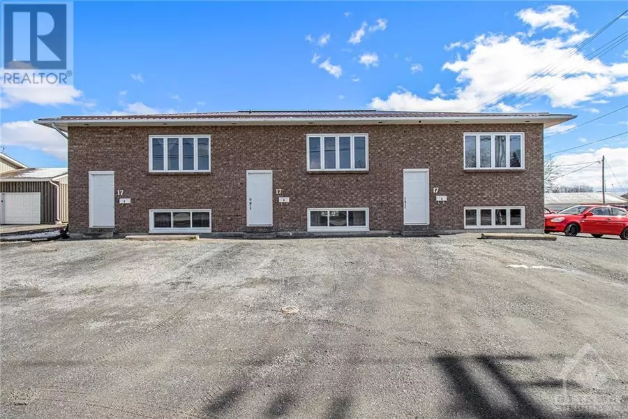 17 INDUSTRIAL DRIVE, Chesterville, ON K0C1H0