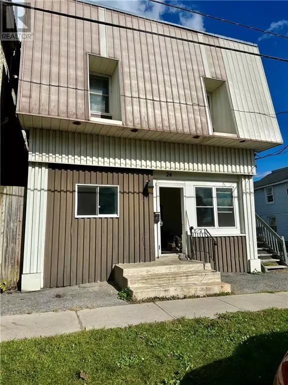 24 MARLBOROUGH STREET S, Cornwall, ON K6H3Z3