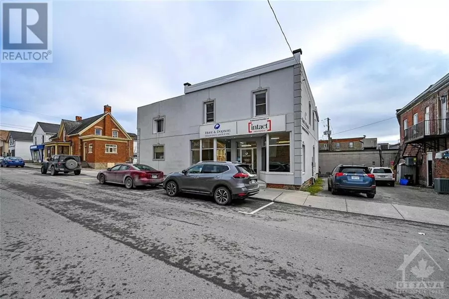 1 WILLIAM STREET E, Smiths Falls, ON K7A1C1