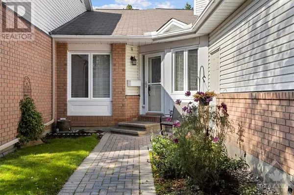 Ottawa, ON K2S1L3,7 RIVER OAKS COURT