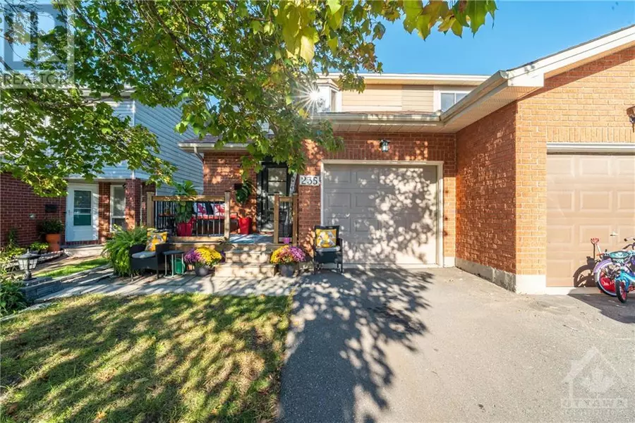 235 HUNTERSFIELD DRIVE, Ottawa, ON K1T3M5