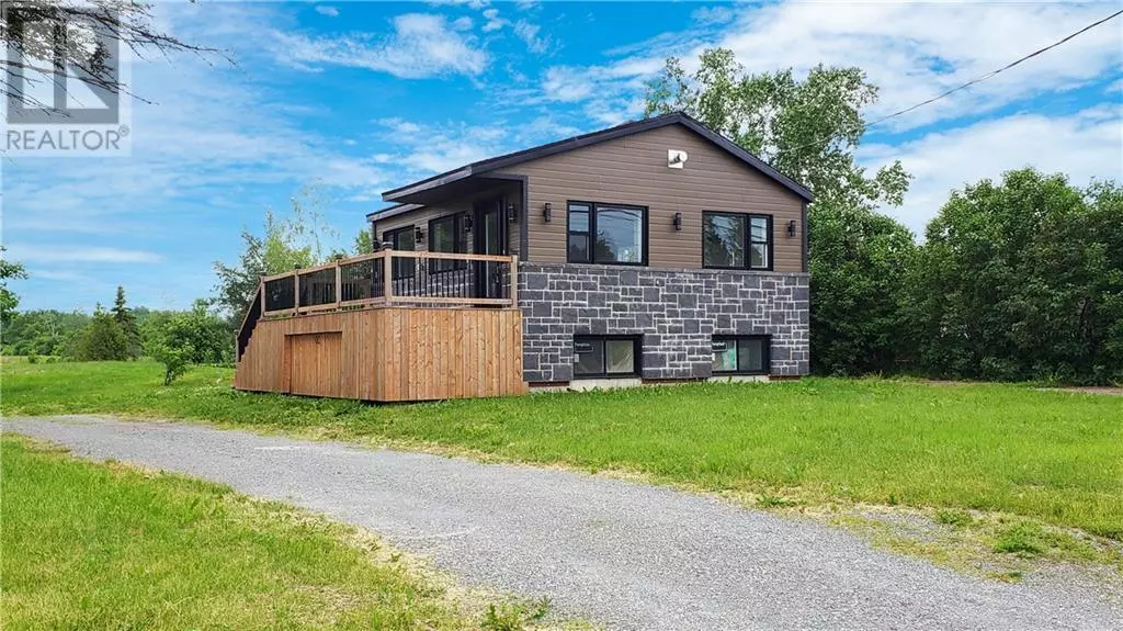 3646 FRONT ROAD E, Hawkesbury, ON K6A2T4