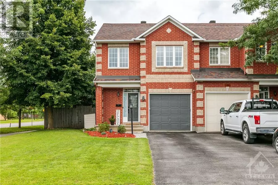 1 CHANTILLY GATE, Ottawa, ON K2S2B2