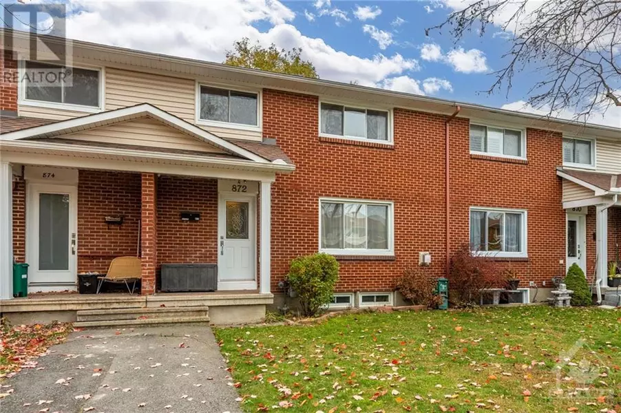 872 BORTHWICK AVENUE, Ottawa, ON K1K2M8