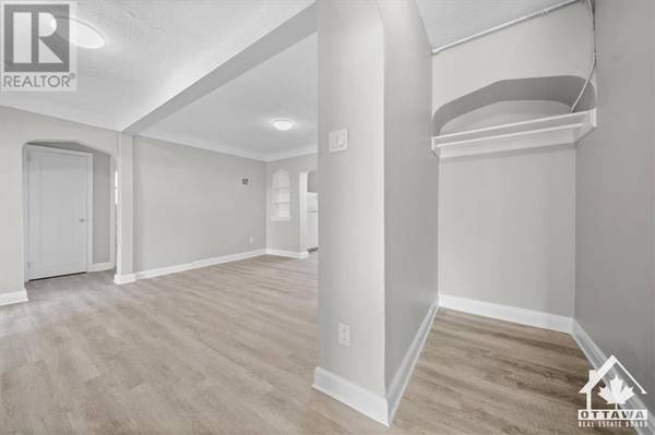 Ottawa, ON K1L6L4,315 BLAKE BLVD #4