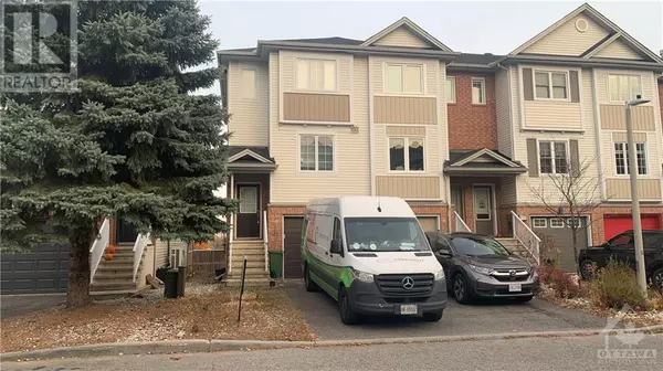 21 MANHATTAN CRESCENT, Ottawa, ON K2C4B4