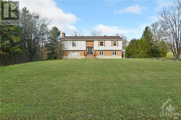 40 DOCHART STREET, Braeside, ON K0A1G0