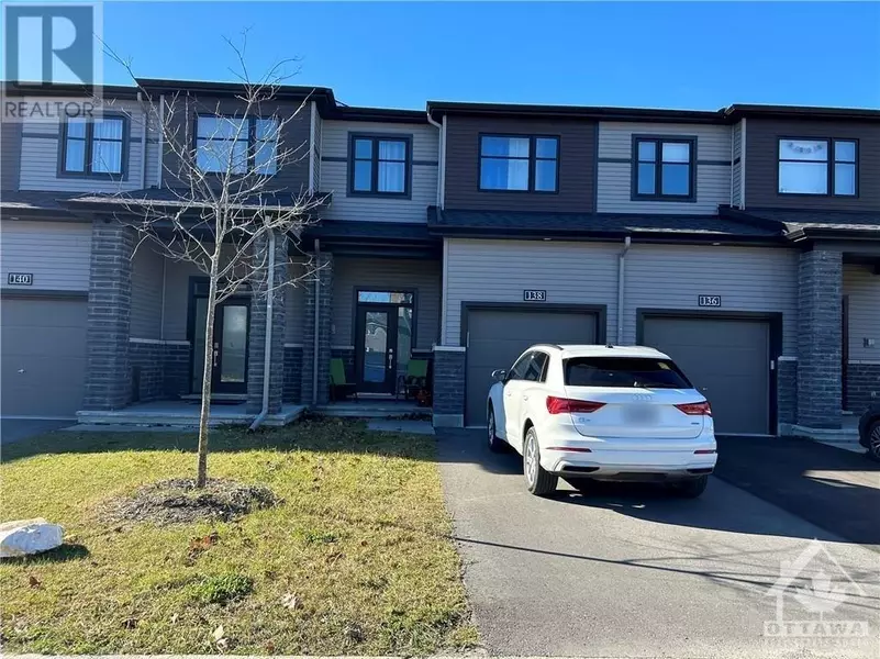 138 MAYNOOTH COURT, Ottawa, ON K2J6Y4