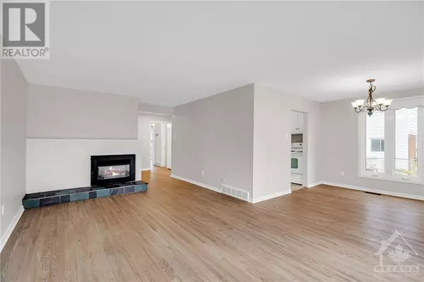 Ottawa, ON K2E5P9,5 WOODMOUNT CRESCENT