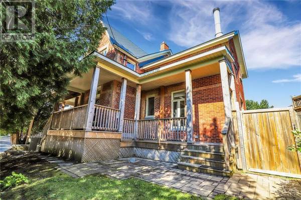 7 CLAREY AVENUE, Ottawa, ON K1S2R6