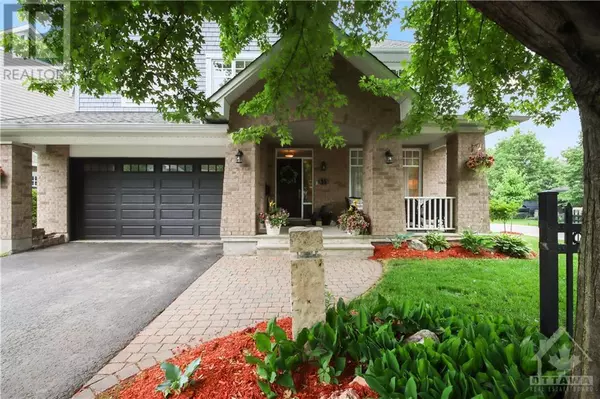 55 IRONSIDE COURT E, Ottawa, ON K2K3H6