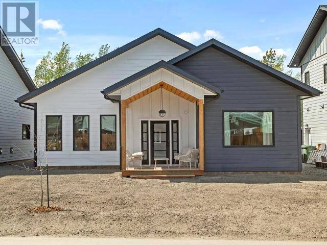 16 IDITAROD LANE, Whitehorse, YT Y1A0S7