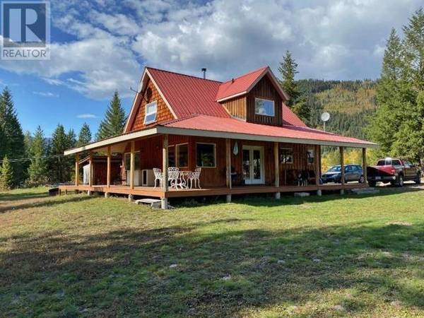 2916 BARRIERE LAKES Road, Barriere, BC V0E1E0