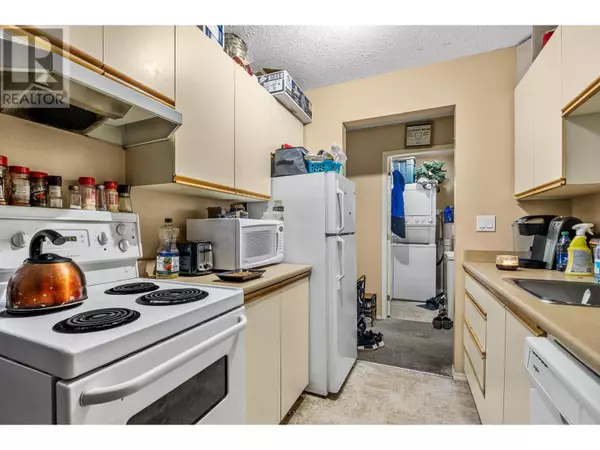 Kamloops, BC V2B3L7,1760 Brunner AVE #209