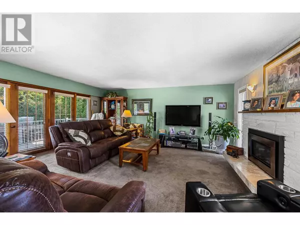 Kamloops, BC V2B4P4,2370 GREENFIELD Avenue