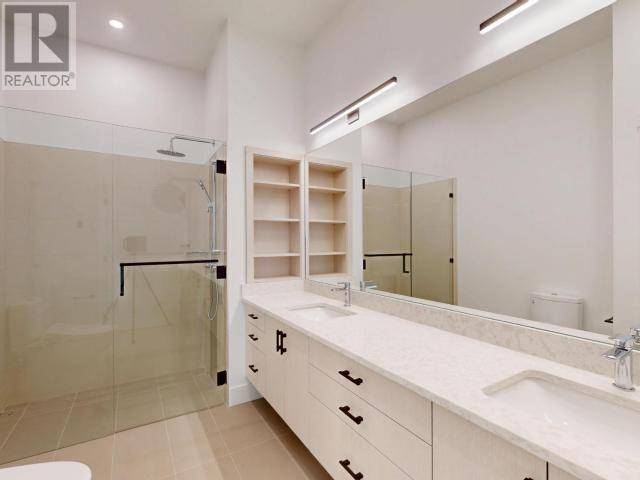 Powell River, BC V8A5T4,4070 SATURNA AVE
