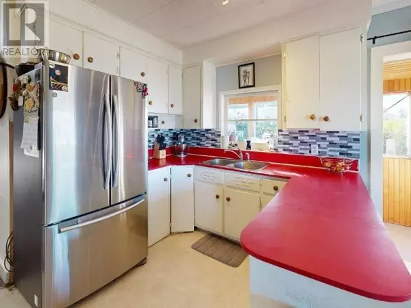 Powell River, BC V8A2R3,4692 HARWOOD AVE