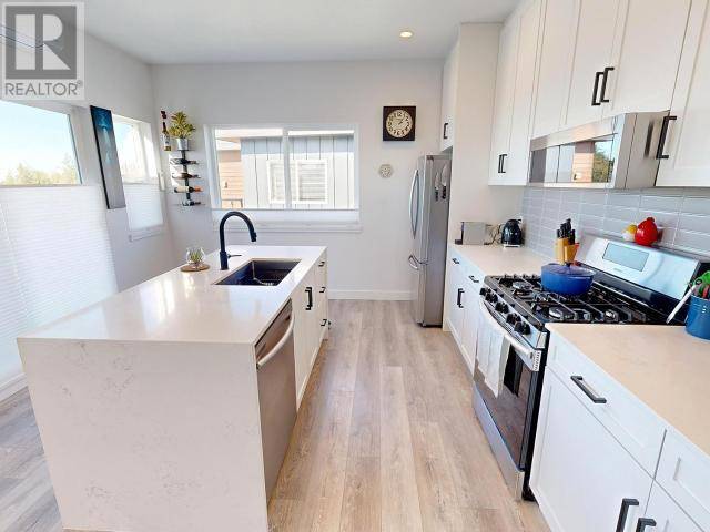 Powell River, BC V8A1W3,402-7175 DUNCAN STREET