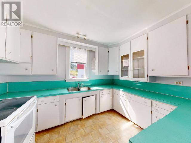 Powell River, BC V8A3Z5,6812 CRANBERRY STREET