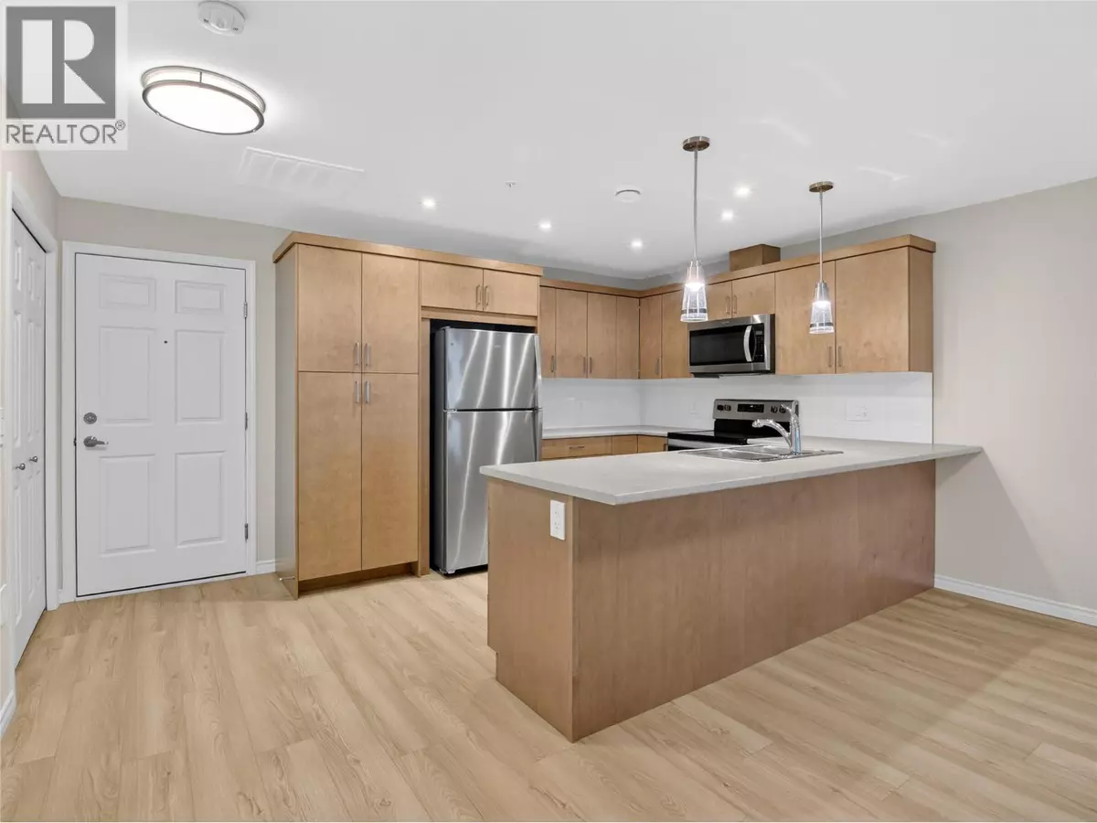 Penticton, BC V2A0J4,3362 SKAHA LAKE RD #1004